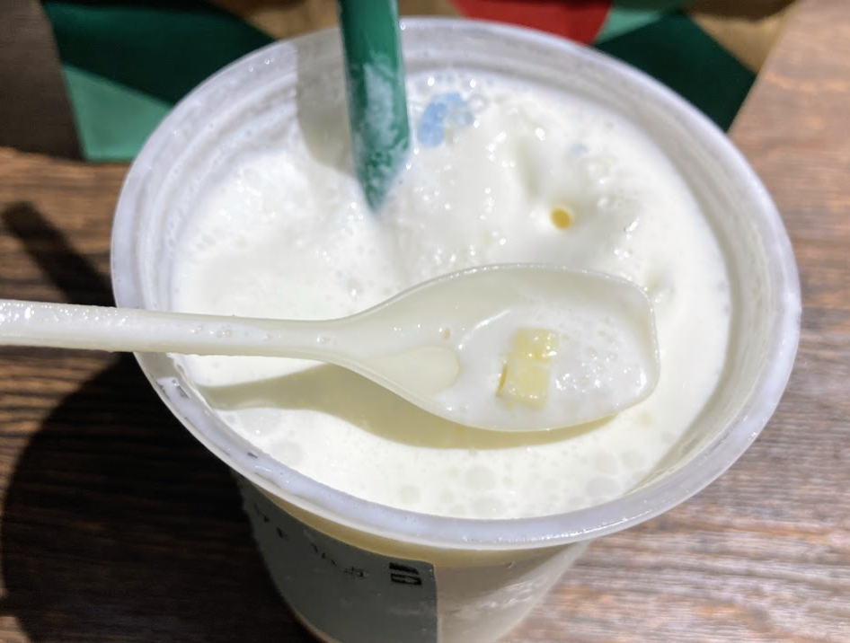 マカダミアホワイトスノーチョコレートフラペチーノ飲んでみた！